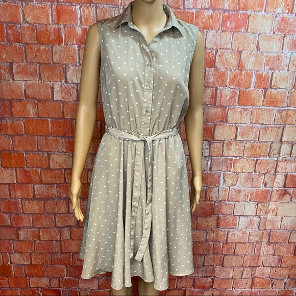 Larry Levine Dresses & Skirts - Larry Levine Tuffet / Vanilla Ice Dot Waist Tie Dress